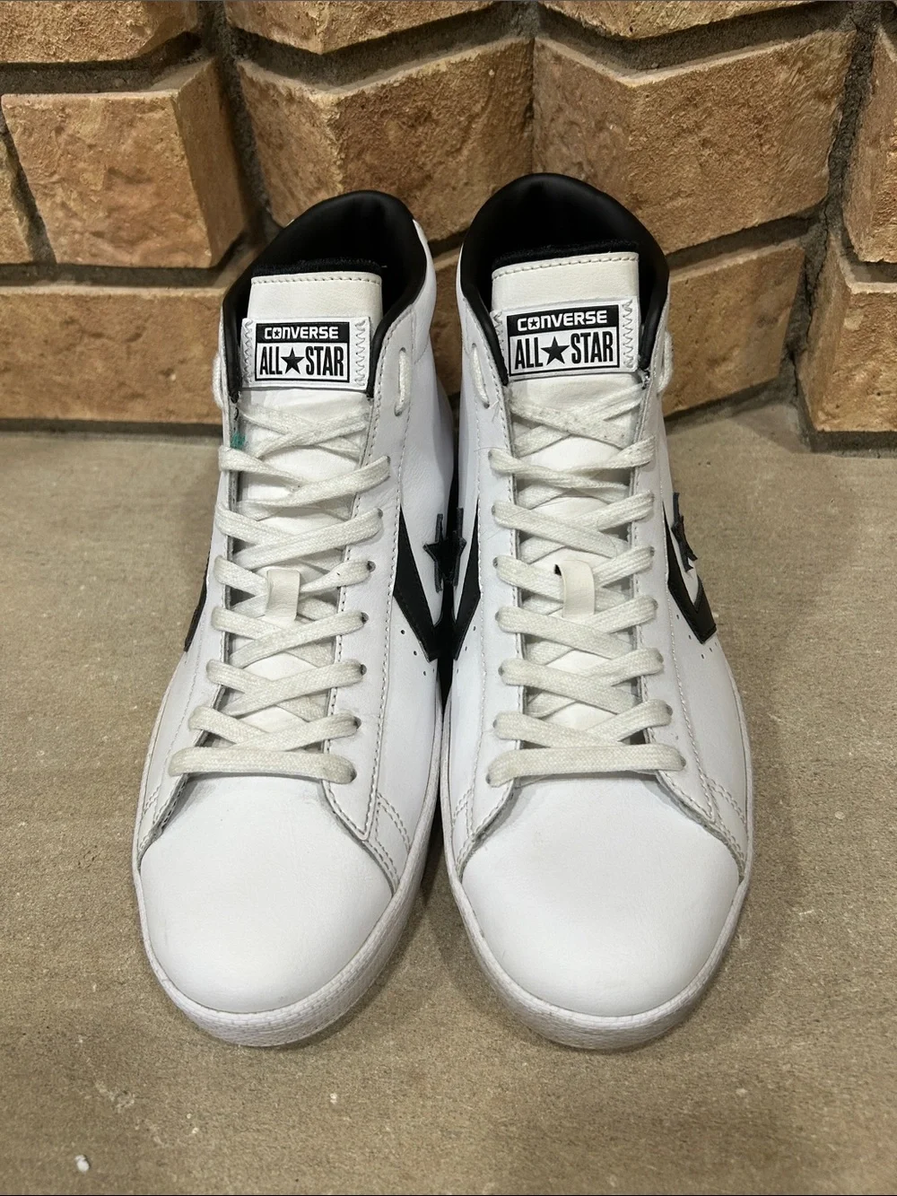 Converse Pro Leather High-Top Sneakers Men’s size 10 Women’s size 11.5